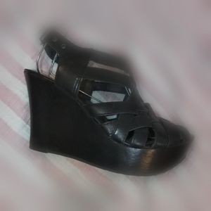 Gianni Bini black strappy wedge sandals